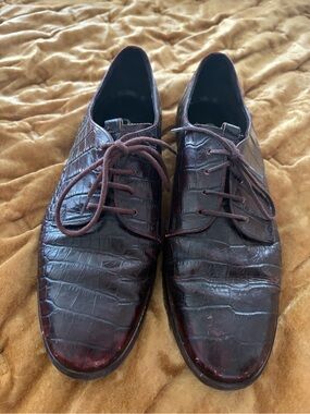 Women’s Burgundy Croc-Embossed Leather Oxford shoes UK 5.5 (US 8/EU 38)